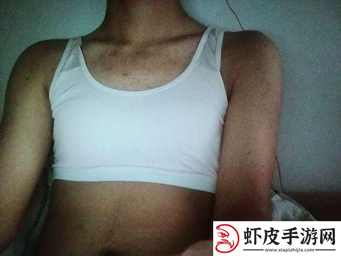 我们班男生都扒胸罩和