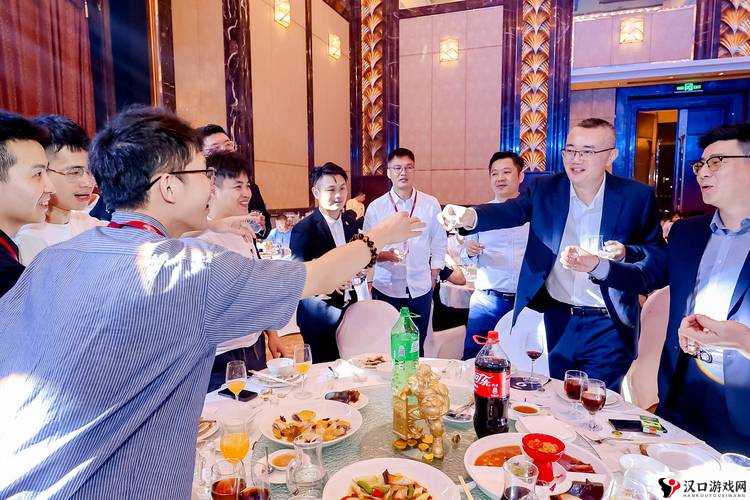 公司酒会被王总带进洗手间,接下来的一幕震惊了所有人