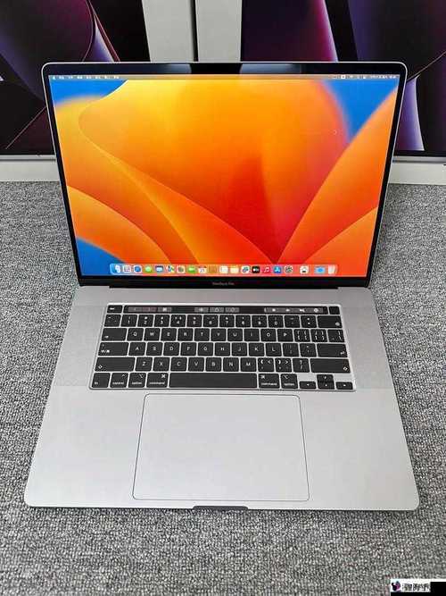 1819 岁 MacbookPro 高清-强大性能与卓越显示的完美融合