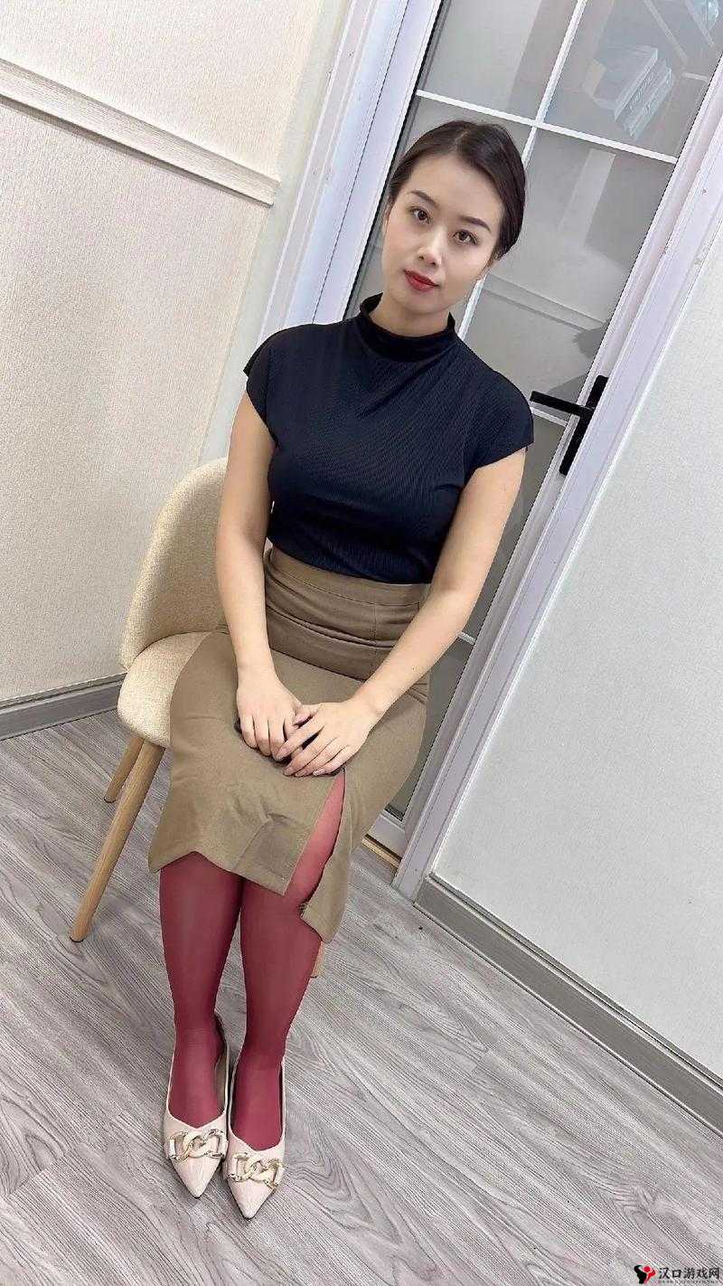 丰满女人与鲁交:一场充满激情的冒险