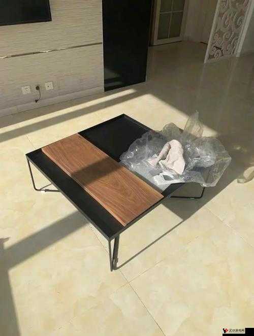 几个装修工人把我压在茶几:一段令人震惊的遭遇背后的真相