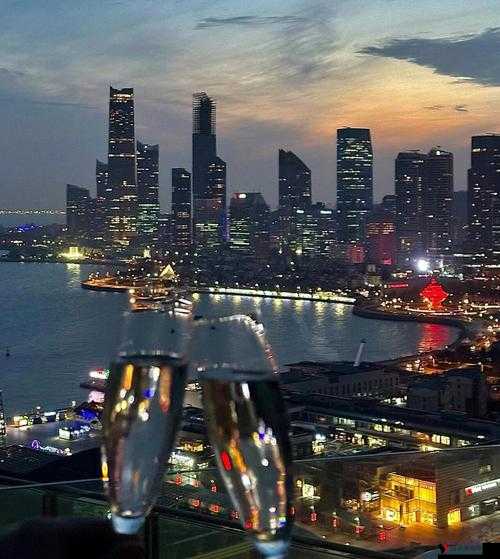 两个人看的WWW高清视频中文:尽享视觉盛宴的高清影像之旅