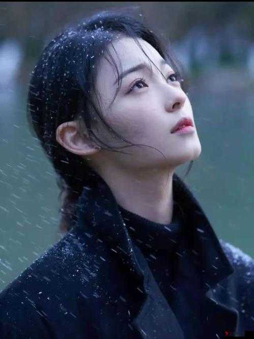啊小雪轻点奶头呀,她那羞涩又难耐的模样