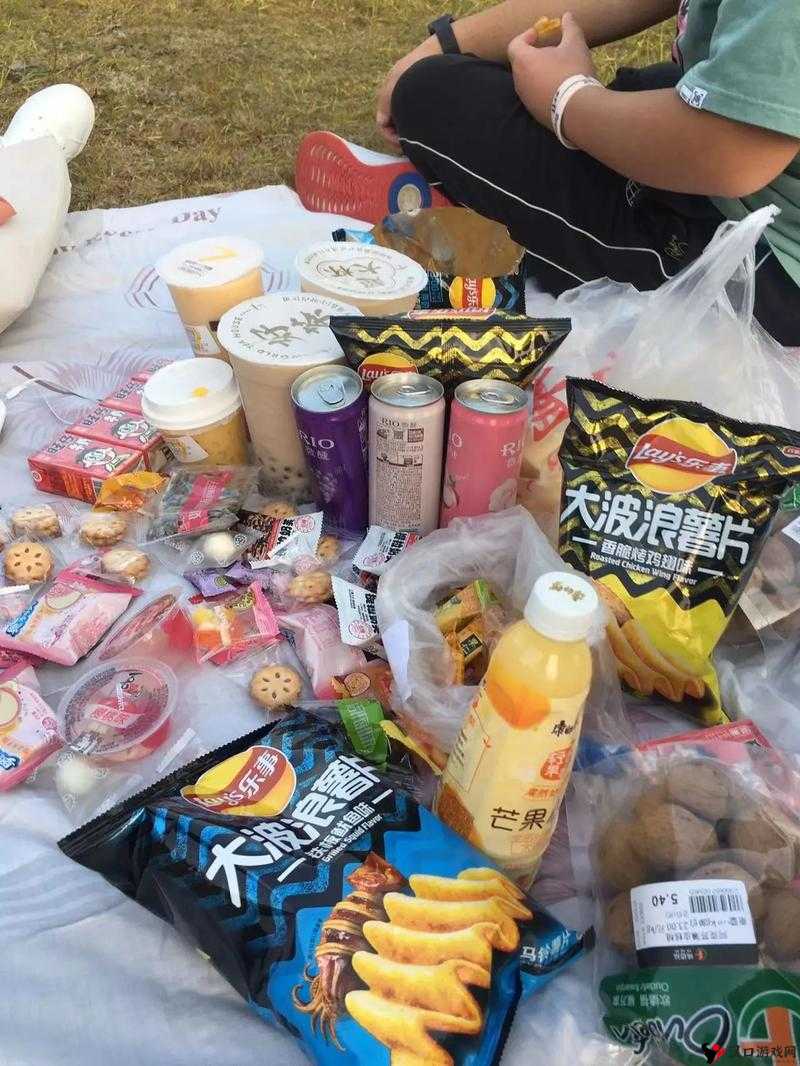 我好朋友的闺蜜今天又去逛街买新衣服了还喝了奶茶