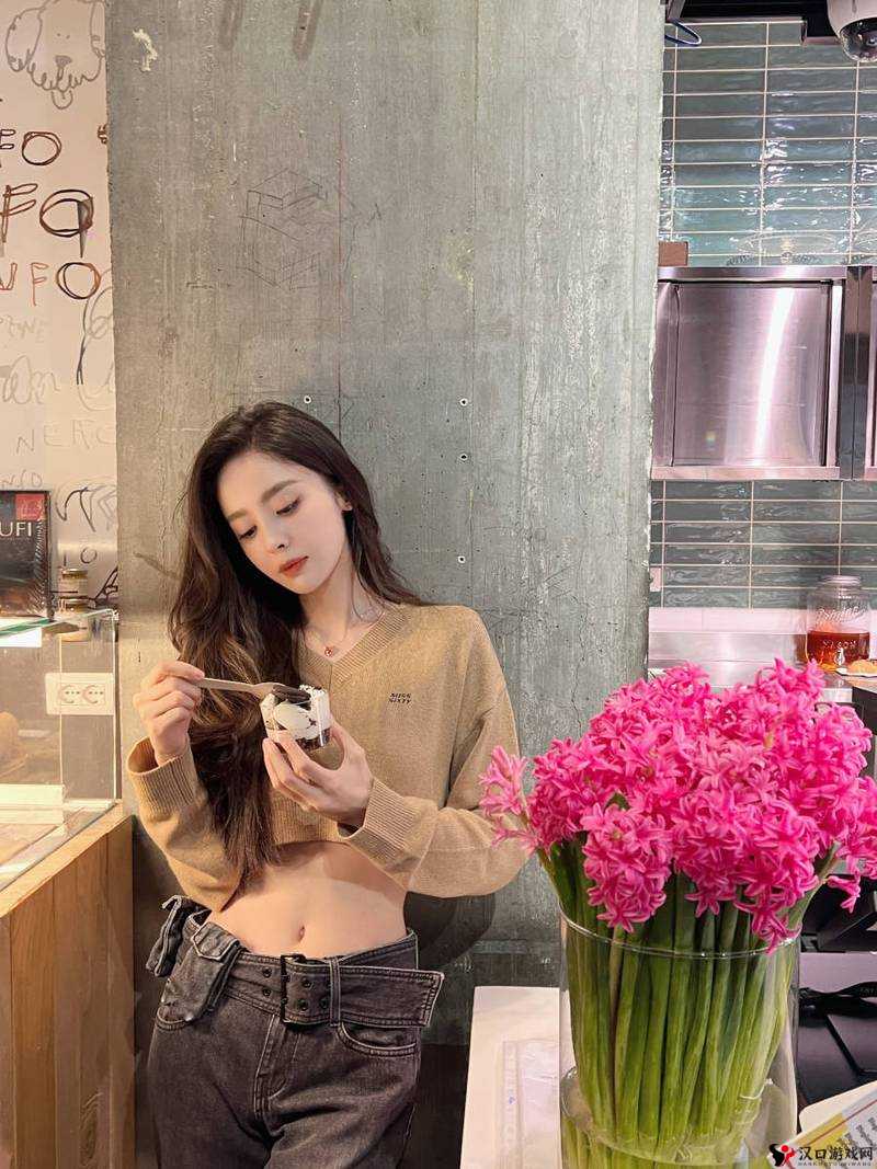 八岁女孩穿露腰上衣引发争议与思考:时尚与年龄的界限何在
