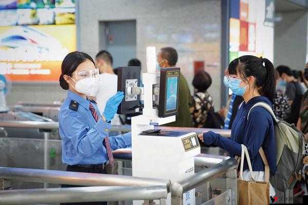 公交车检票员用 B 检票上车:保障乘客有序乘车的重要环节