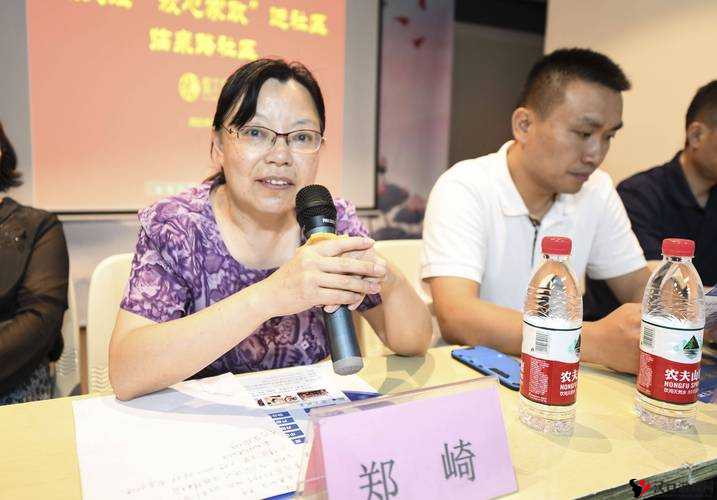 货车司机老周和赵青郑琦:他们之间的故事与情谊