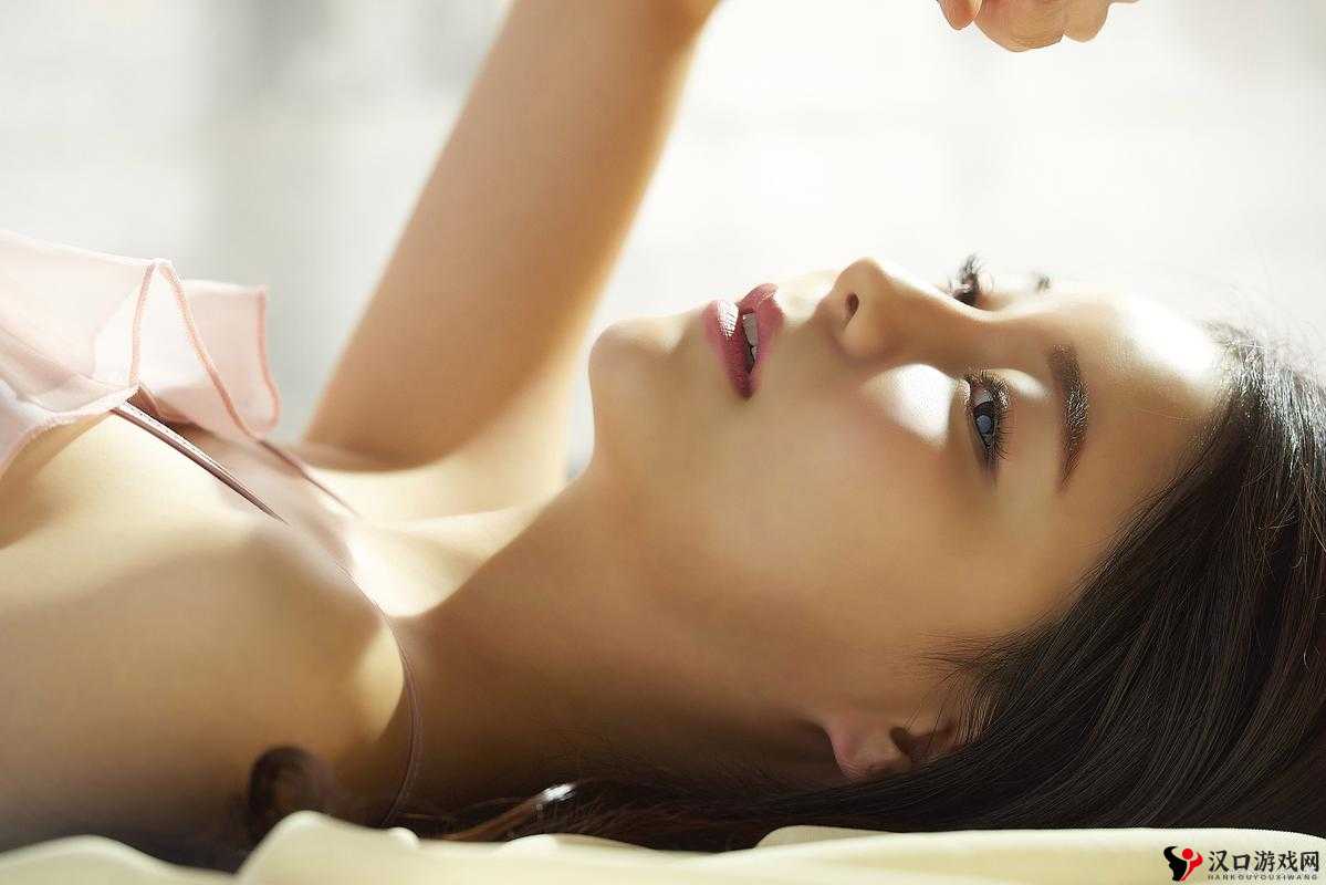 国产精品色哟哟:探索亚洲女性身体奥秘的视觉盛宴