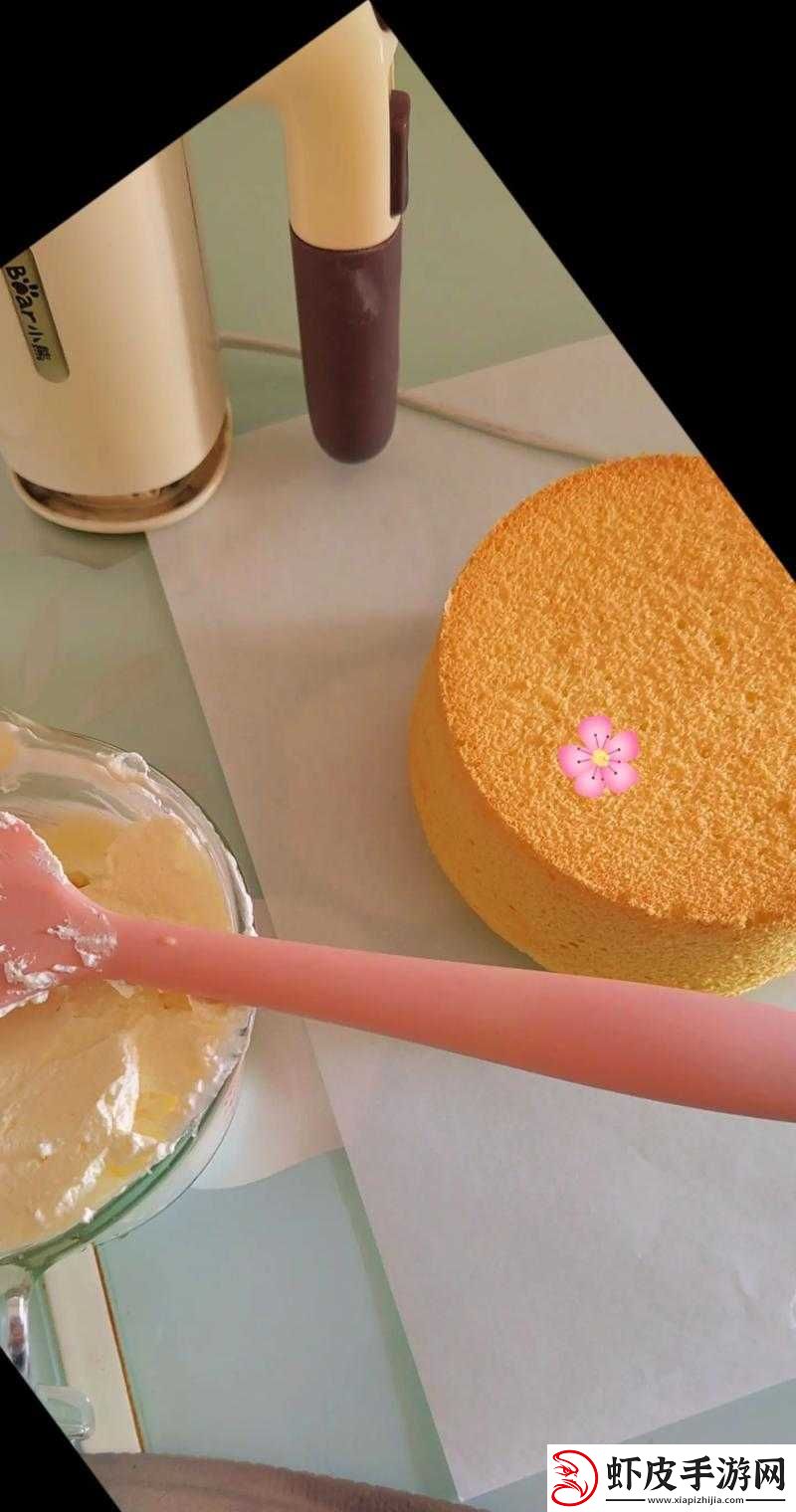 一口一口把奶油从胸口吃掉免费