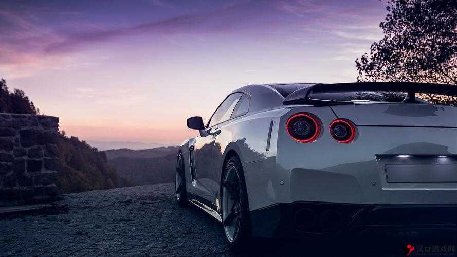 日产 GTR 情怀大片:东瀛战神的速度与激情