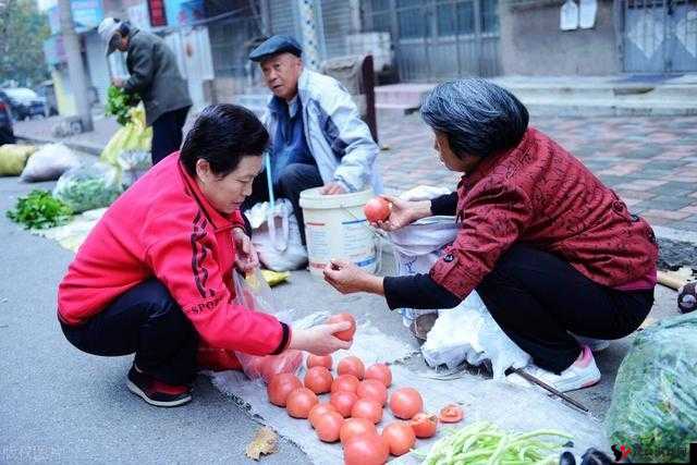 老太太 OOZZZzz 今天去菜市场买菜遇到了很多有趣的事情