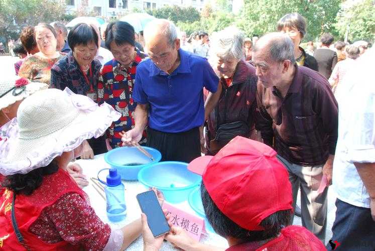 公园里的老年镖客视频大全:丰富多彩的老年镖客活动精彩呈现
