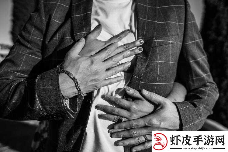 从背后拥抱她