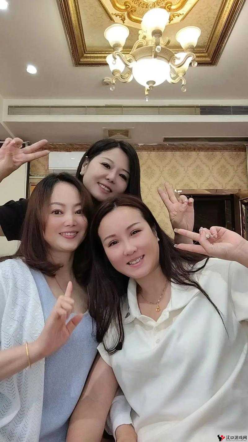 好大赛的满满的视频麻辣姐妹:带你领略独特麻辣风情与姐妹情谊