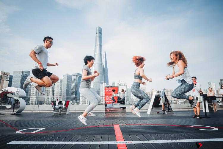 在裙子里做运动:探索独特健身方式的新奇体验与挑战