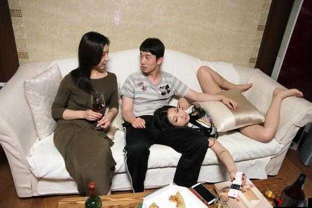 老少配 tube 老少交高潮:禁忌的爱情与欲望的交织