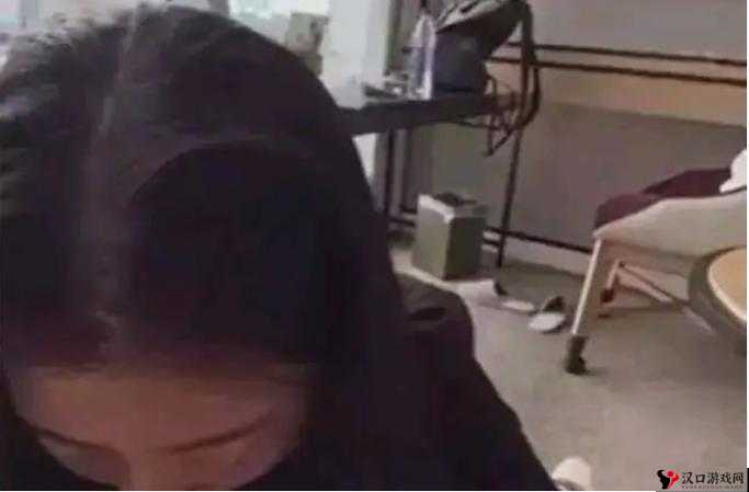 张津瑜再现 6 分 34 秒引发的网络舆论风暴持续发酵