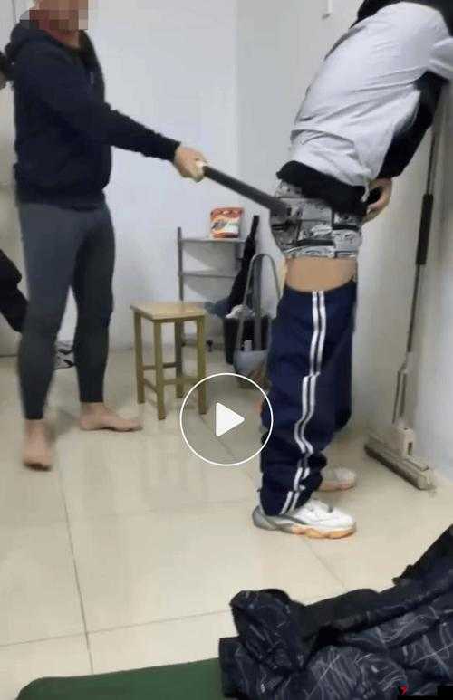 老师露出让学生玩视频:教育方式引争议