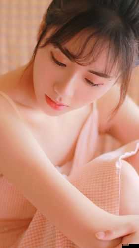 极品粉嫩小泬白浆 20P:娇柔甜美少女的私密**集
