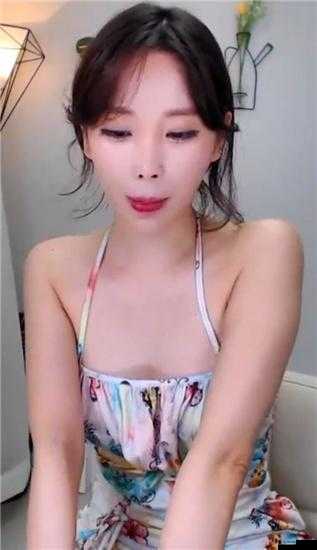 草莓视频**在线观看:探索激情的无限可能