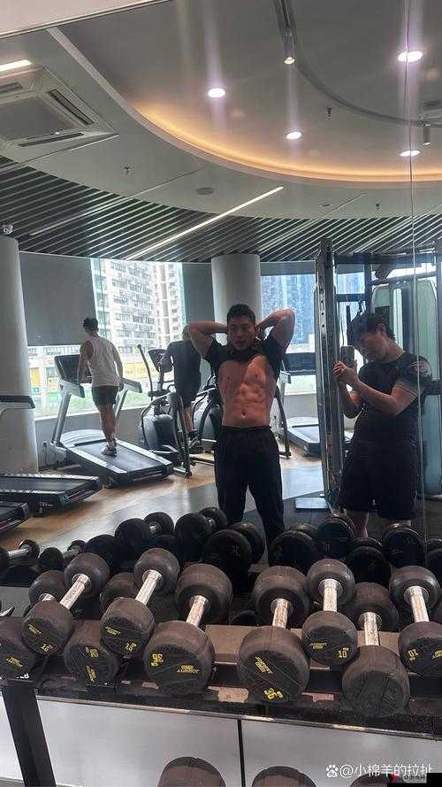 被扒裤子的男生:隐私与尊严的挑战