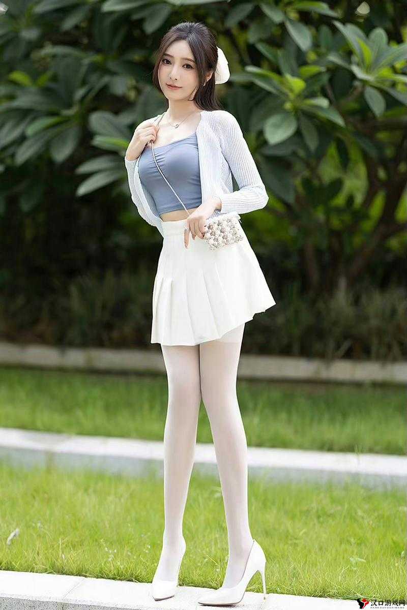 **女神91 白丝:优雅与性感的完美结合