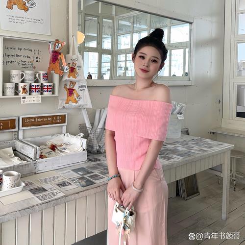 娇小的粉嫩XXX极品