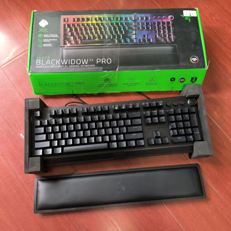 雷蛇黑寡妇X与V3