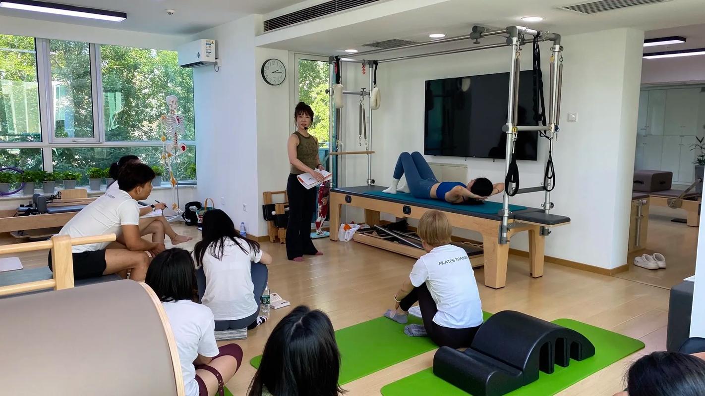 不戴套的瑜伽教练3