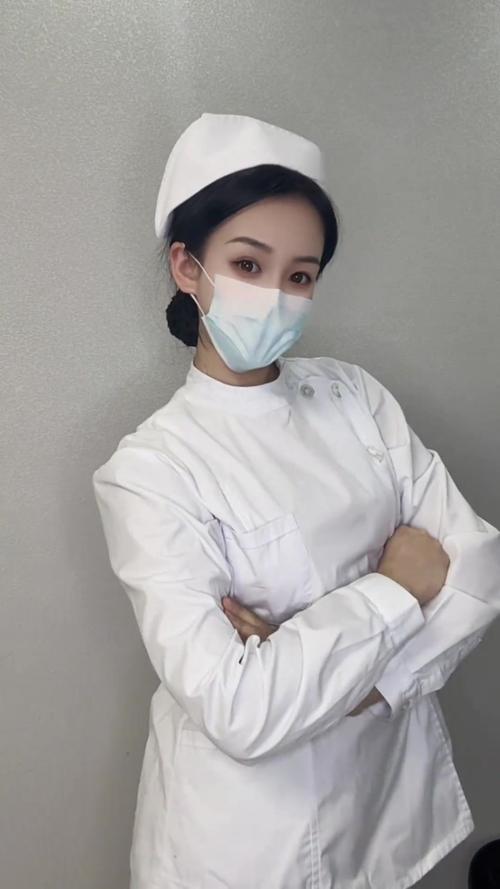 年轻护士2带中文